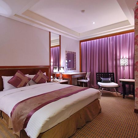 Hej Taipei Arena Hotel Esterno foto