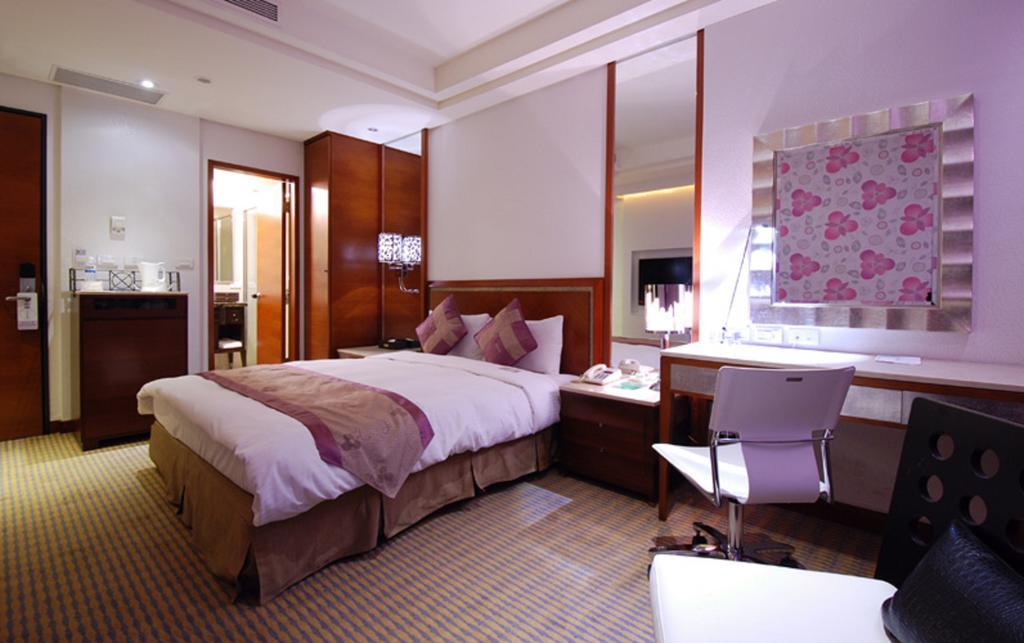 Hej Taipei Arena Hotel Esterno foto