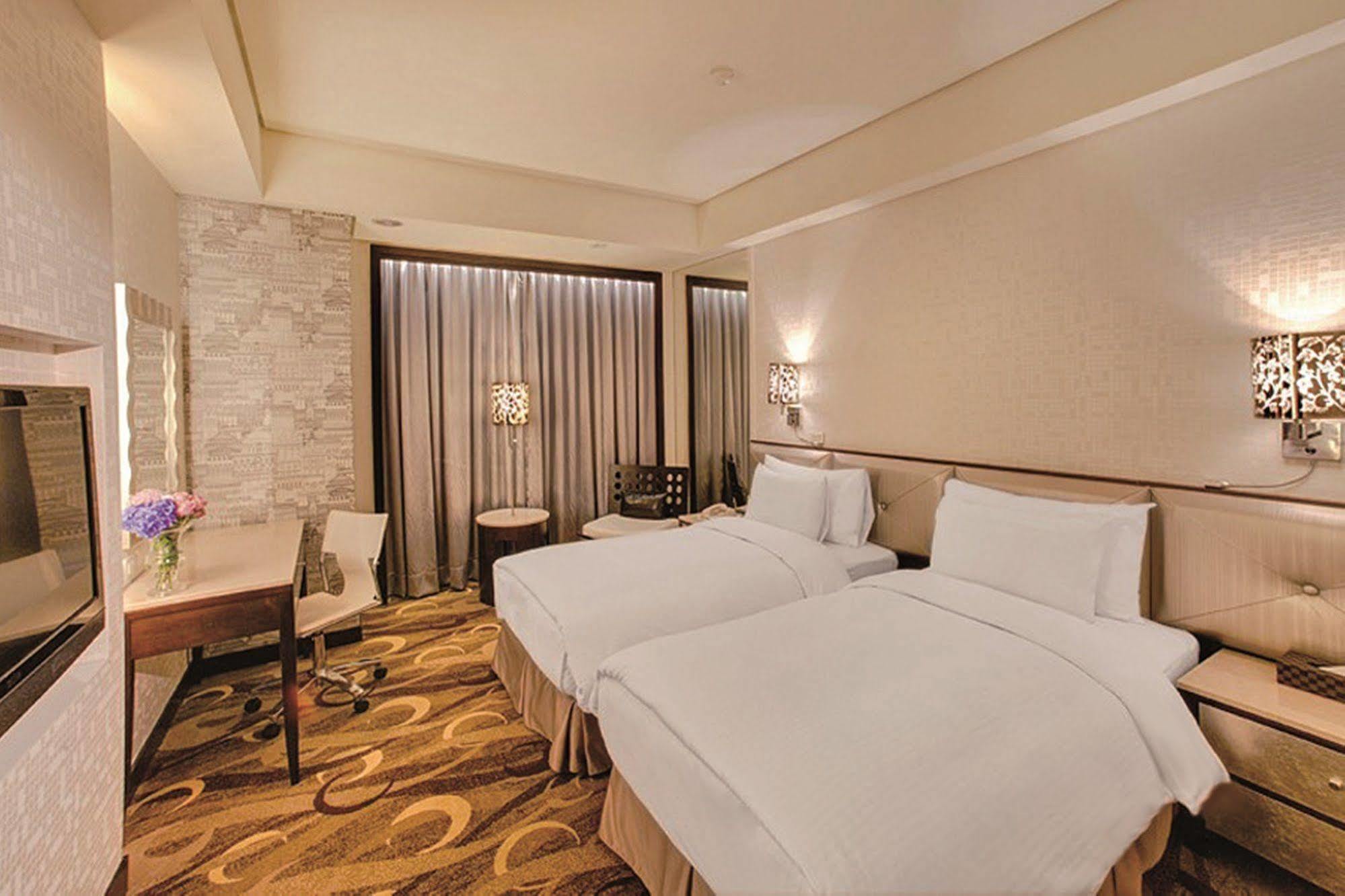 Hej Taipei Arena Hotel Esterno foto