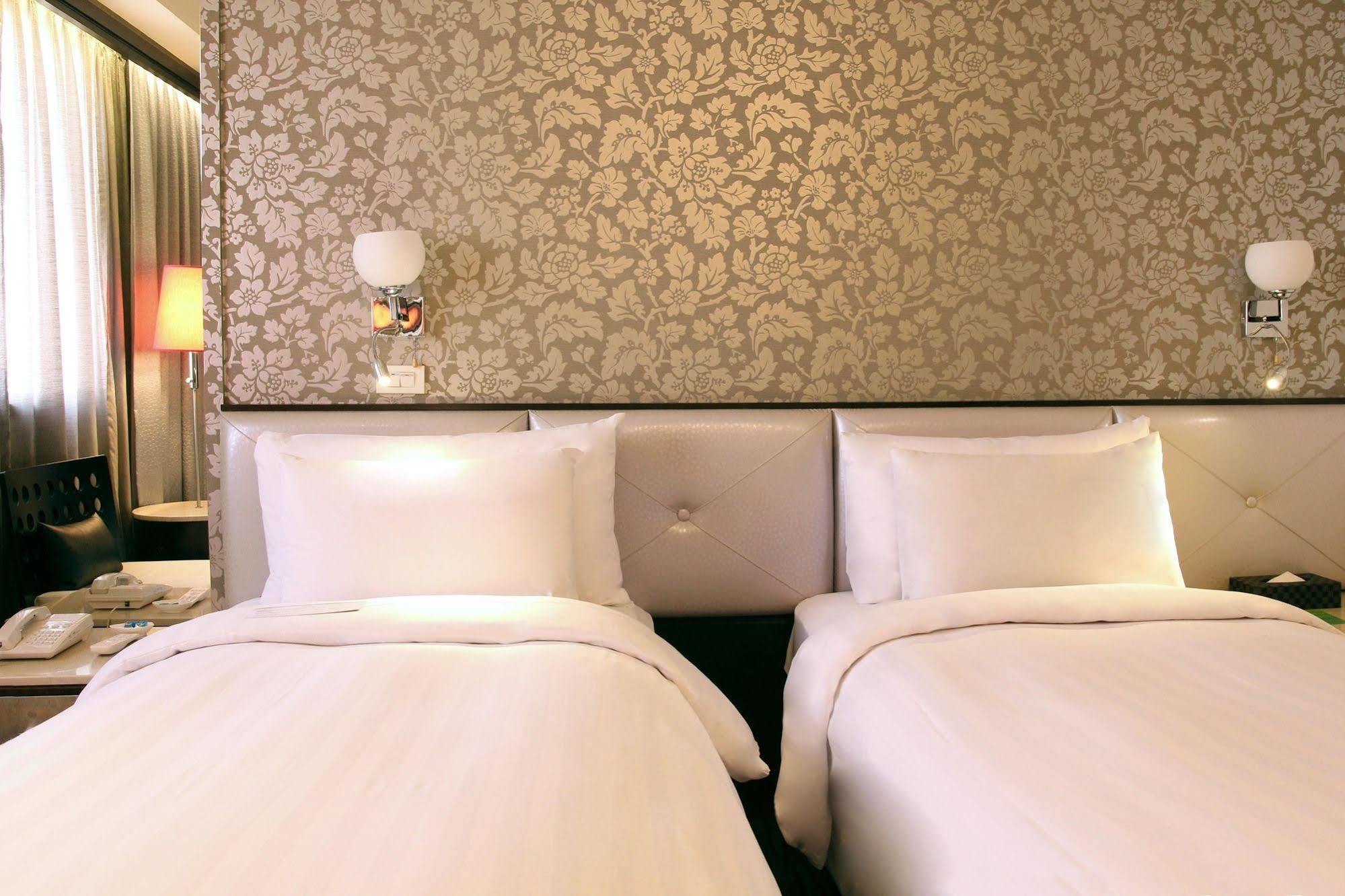 Hej Taipei Arena Hotel Esterno foto