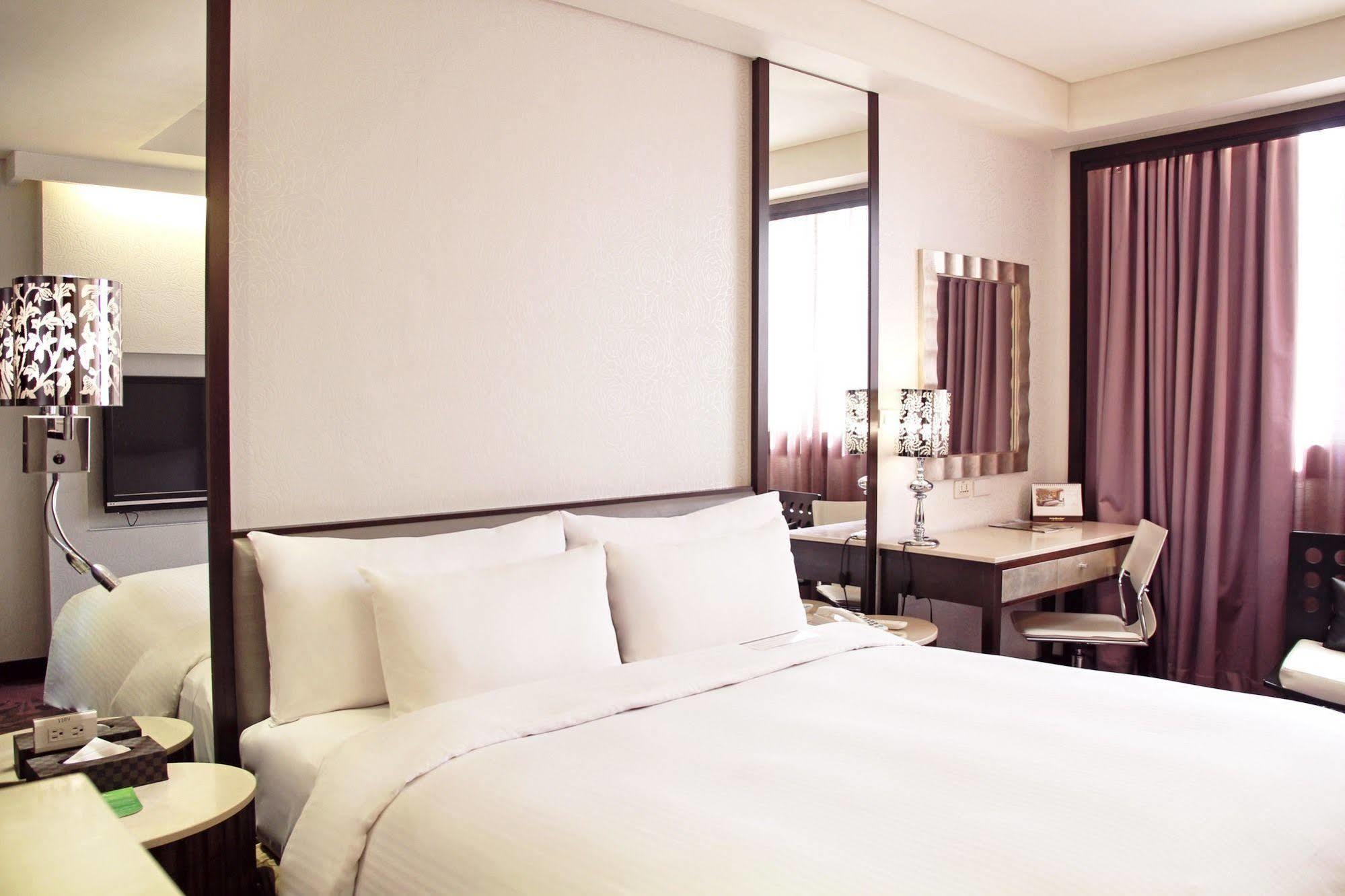 Hej Taipei Arena Hotel Esterno foto